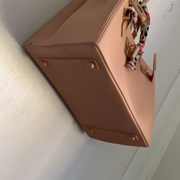 Black Sheep Scarf Bag - Picture 2 of 14